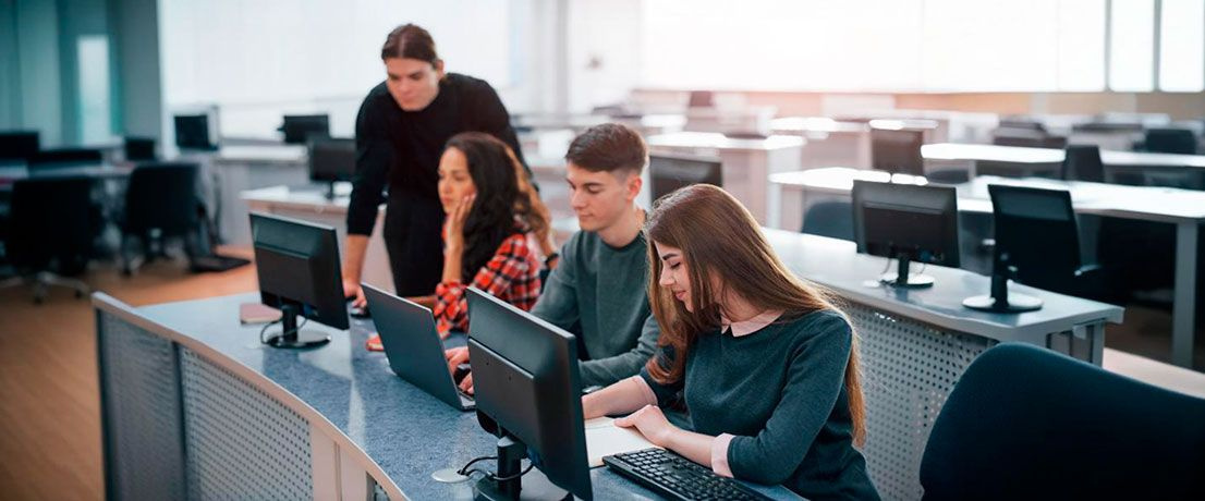 Специалистов по ИИ начнут учить теперь и в колледжах