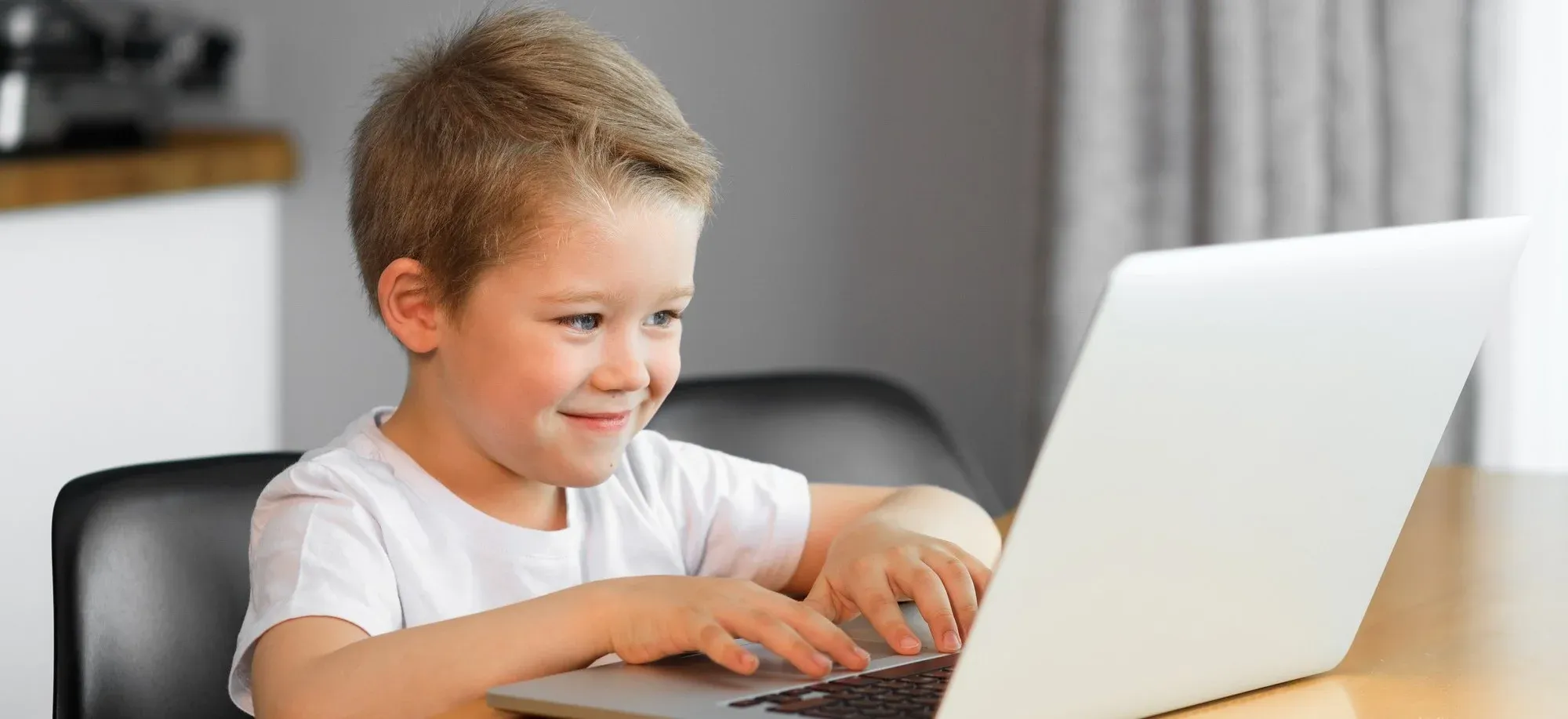 Программирование для детей: как и с какого возраста учить ребёнка кодингу