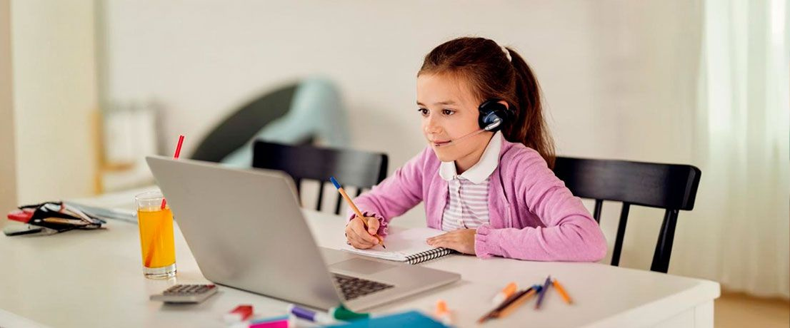 Учеба в онлайн-школе: чем она отличается от обычной и кому подойдет