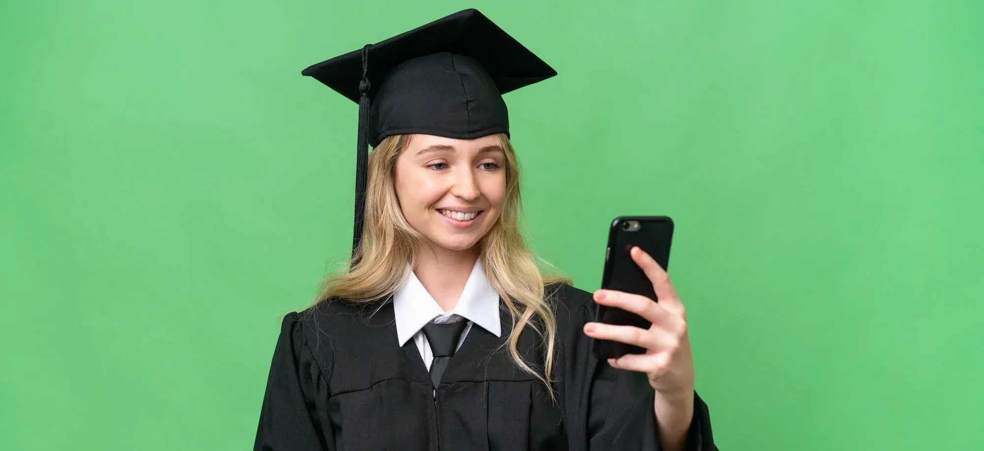 Электронные студенческие билеты и зачётки в России: кто и как сможет перейти на цифровые документы