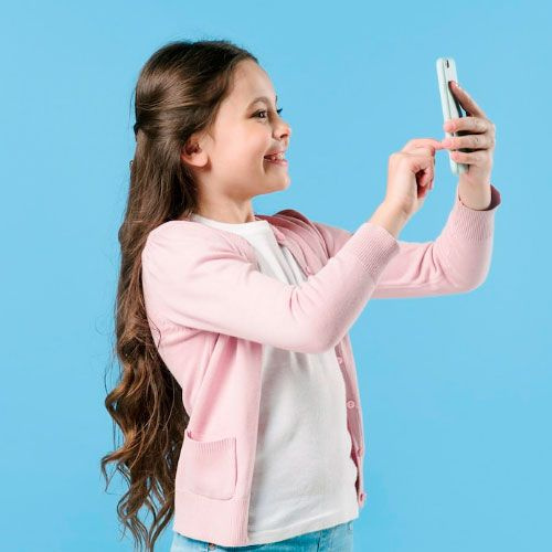 Курс «Юный блогер»: как вести блог, привлекать аудиторию и зарабатывать —  за 1,5 месяца