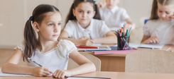 Кино не выходя из класса: какие фильмы начнут показывать школьникам?