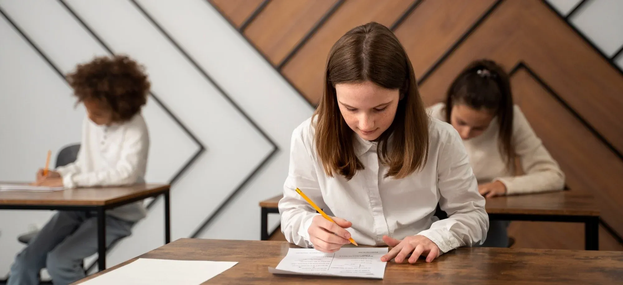 Что можно взять на ЕГЭ в 2026 году: полный список разрешённых предметов