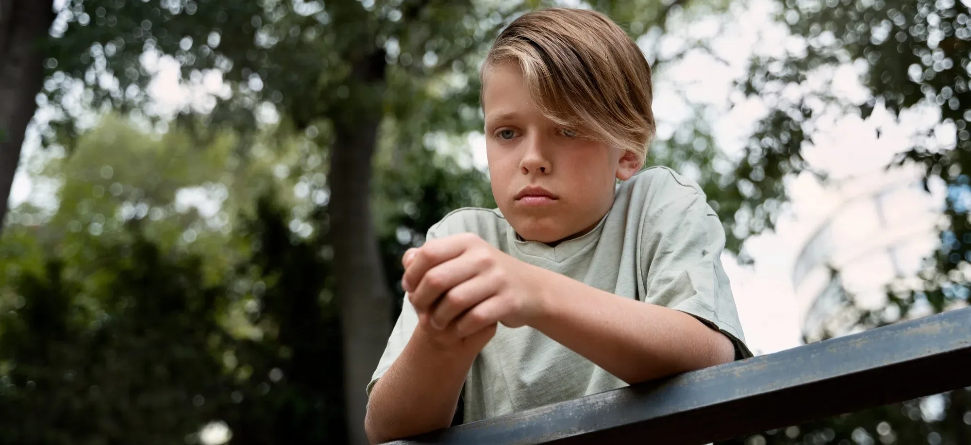 Скрытность, перепады настроения и боли: как понять, что ребенок – жертва буллинга?