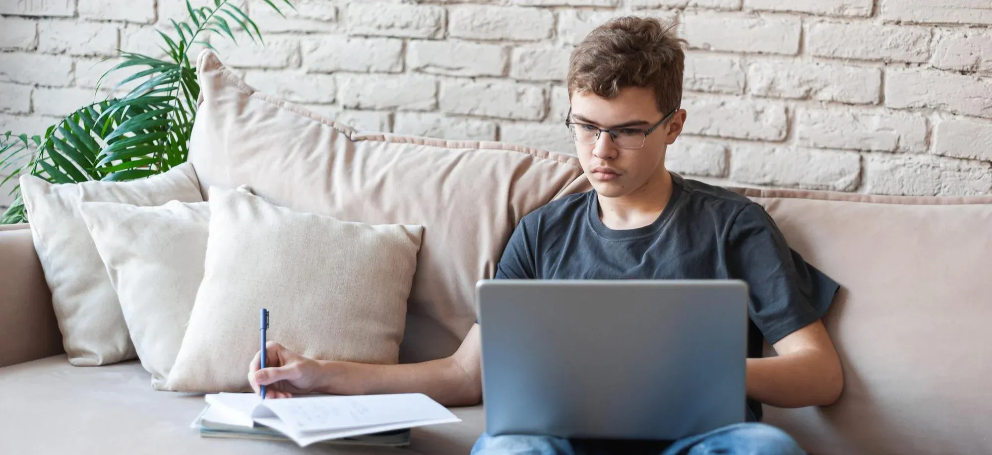 Домашнее обучение школьников стало драйвером детского сегмента EdTech-рынка