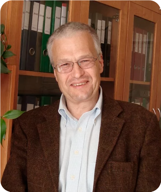 Олег <br>Георгиевич